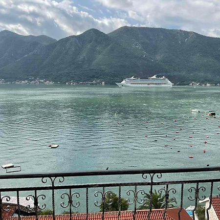 Glosy Kotor Extérieur photo